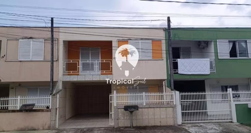Sobrado à venda, a 450 metros do mar em  Shangri-lá, PONTAL DO PARANA - PR