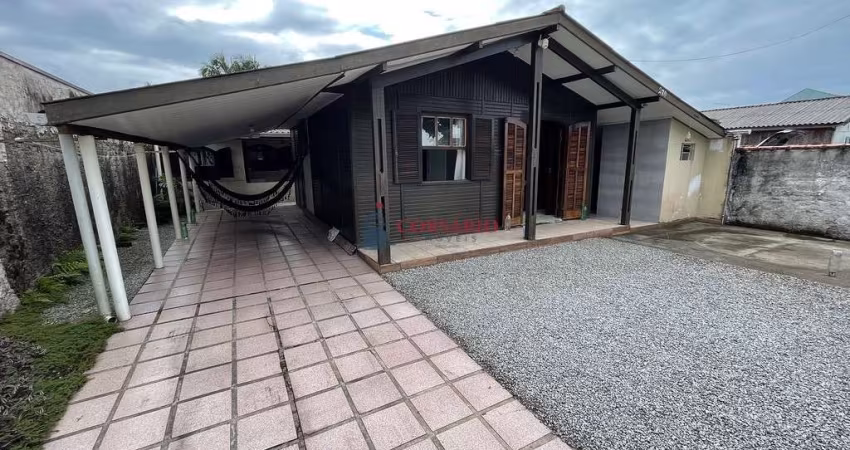 02 Casas com amplo espaço de terreno em Ipanema.