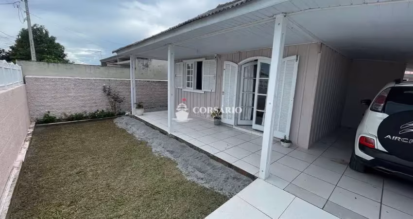Casa com amplo terreno em região de moradores