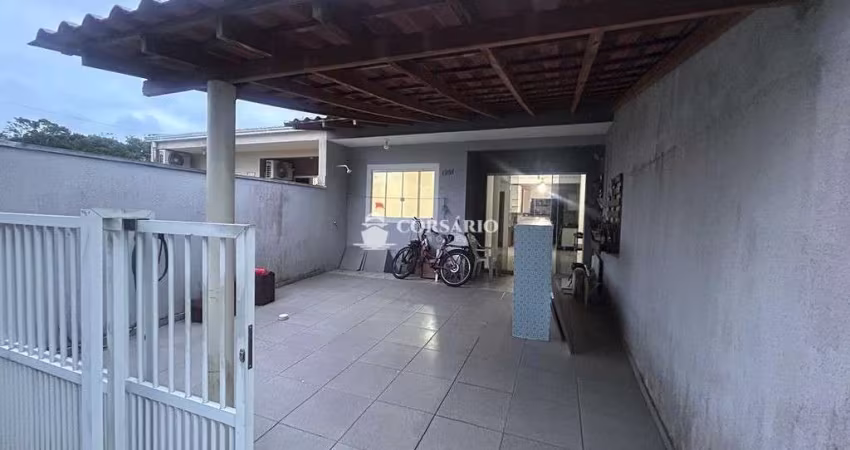 Casa Geminada próxima ao mar Grajáú