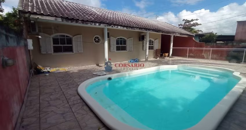 Casa com piscina em Praia de Leste