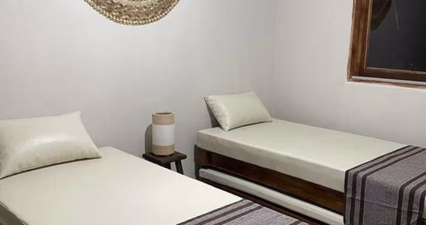 Casa de 2 dormitórios / mobiliado e decorado / 50 metros do mar