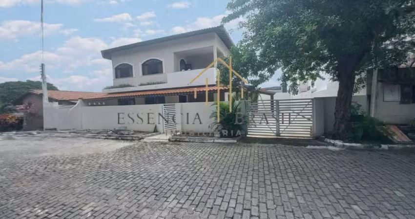 EXCELENTE CASA de condomínio, recém reformada em Vilas do Atlântico