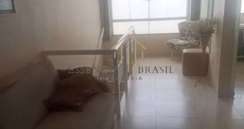 Excelente casa duplex à venda: clara, ventilada e nascente, localizada a apenas 150 metros da orla!