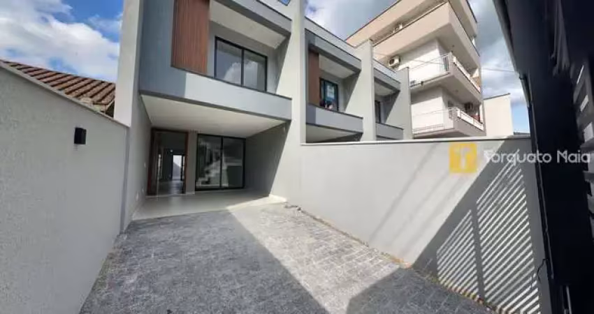 Casa Alto Padrão com Amplo Terreno nos Fundos no Costa e Silva