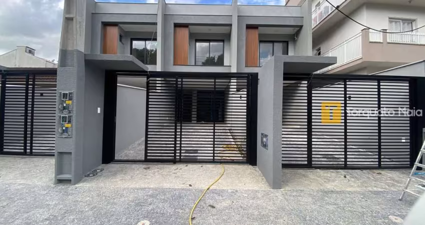 Casa Alto Padrão com Amplo Terreno nos Fundos no Costa e Silva