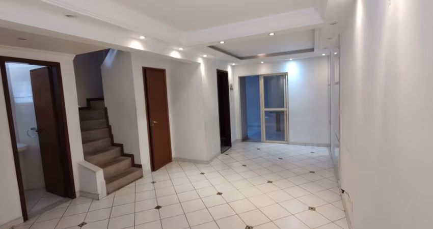 Sobrado em condomínio no Cajuru, com 3 dormitórios à venda, 130m² por R$425.000,00