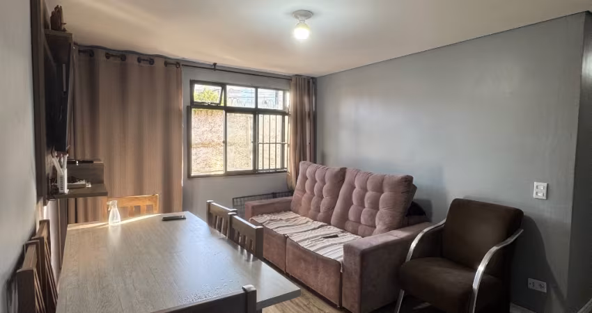 Apartamento térreo à venda no Cajuru com 3 quartos e 1 vaga de garagem R$230.000,00