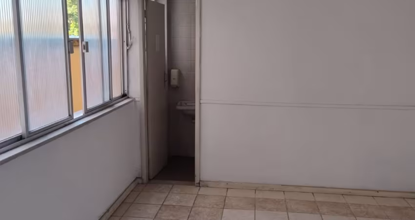 Sala Comercial - Em frente Praça das Nações -