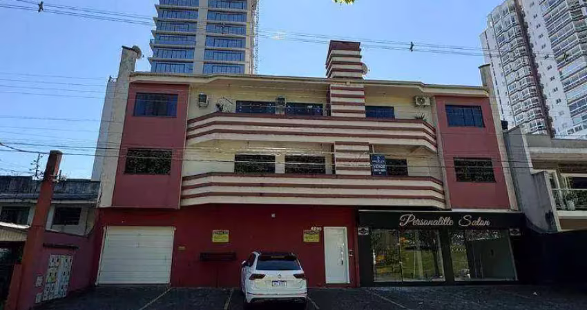 Apartamento em prédio em frente para o parque do lago!