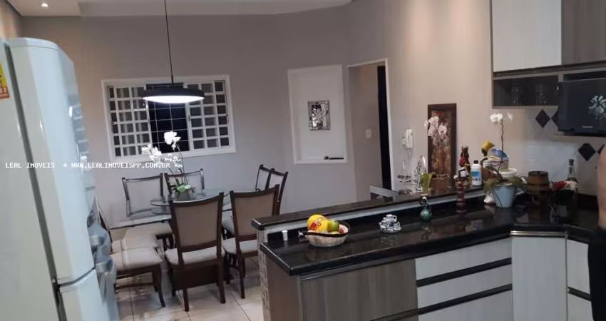 Casa para Venda em Presidente Prudente, SERVANTES I, 3 dormitórios, 1 suíte, 2 banheiros, 2 vagas