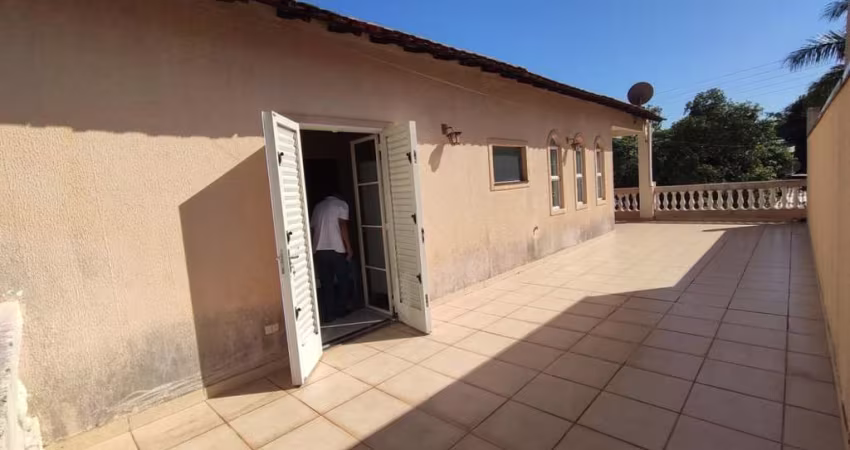 Casa para Venda em Presidente Prudente, VILA GENI, 5 dormitórios, 3 suítes, 4 banheiros