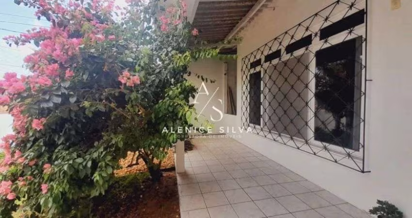 Oportunidade casa 03 dormitórios sendo um suite em Barreiros