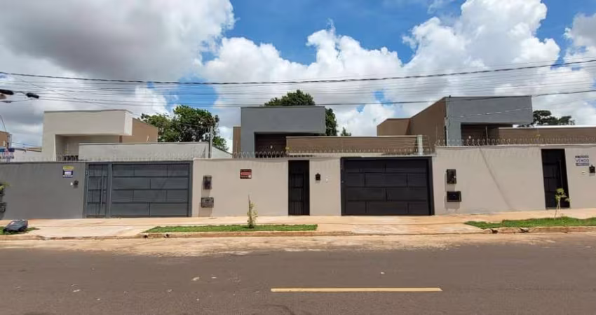 Casa com Suíte e área gourmet