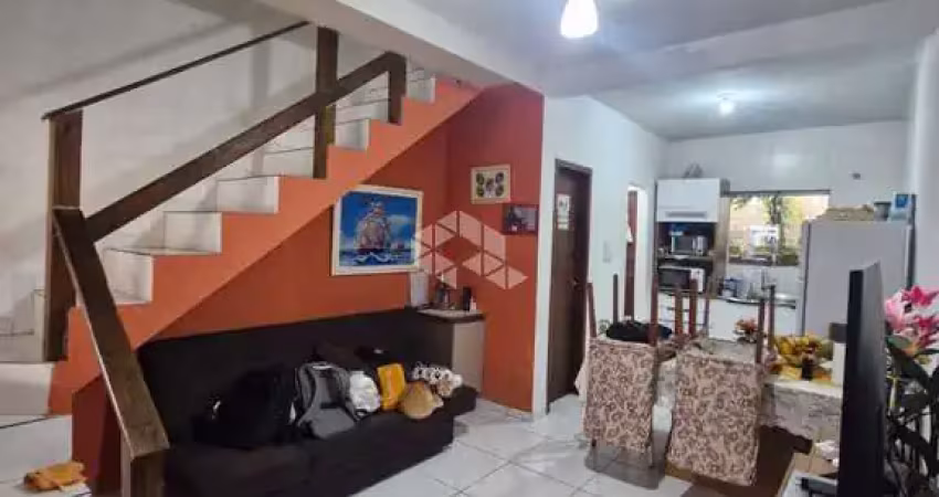 Casa Sobrado à Venda - 2 Quartos | Garagem Privativa | Florianópolis - Bairro Muquém R$260.000,00