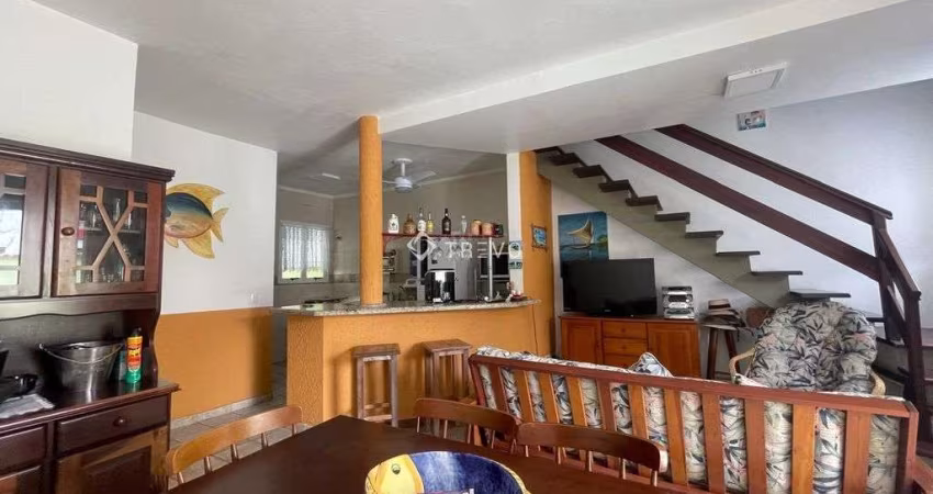 CASA EM VILLAGIO À VENDA 2 DORMITÓRIOS, 3 WC, 2 VAGAS EM BERTIOGA/SP