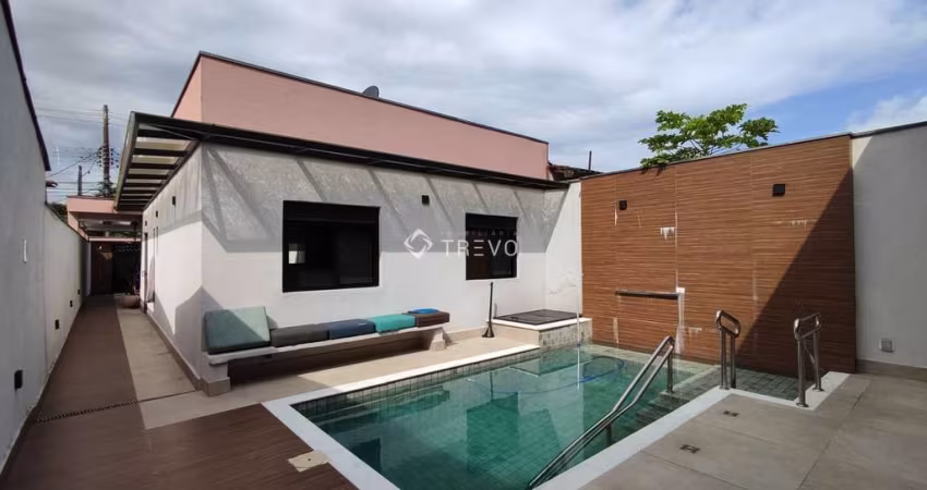 CASA TÉRREA COM 2 DORMITÓRIOS E PISCINA À VENDA EM BERTIOGA/SP
