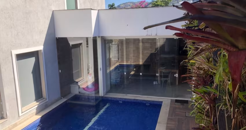 Casa Duplex com Piscina e Planejados para Locação – Condomínio Mansões da Prata