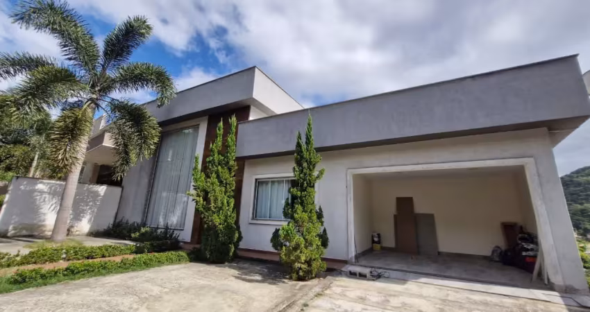 Excelente casa para aluguel no condomínio mansões da prata