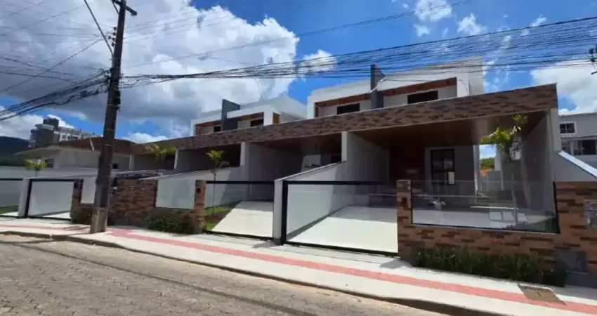 Excelente sobrado à venda 3 dormitórios sendo 1 suíte - no passa vinte