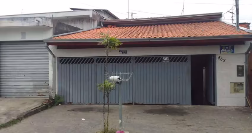 Imóvel em Carapicuíba, são 2 casas independentes em terreno de 141,60m², com 182,95m² área construída