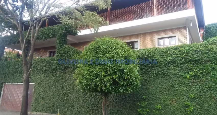 Sobrado residencial ou comercial, 337,10m², 3 quartos, sendo 1 suíte closet, 5 vagas de garagem
