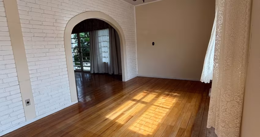 Ampla casa/ 5 dorm./ 4 vagas/ ótima localização- Itaguaçu - Florianópolis -SC