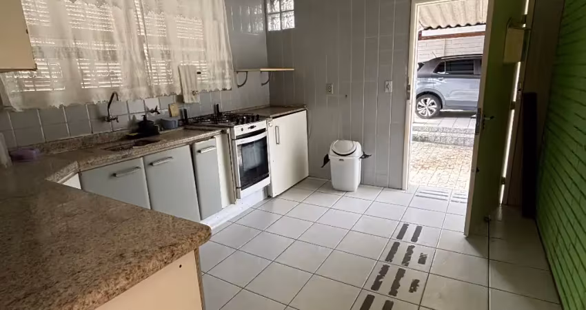 Ampla casa/ 5 dorm./ 4 vagas/ ótima localização- itaguaçu - florianópolis -sc