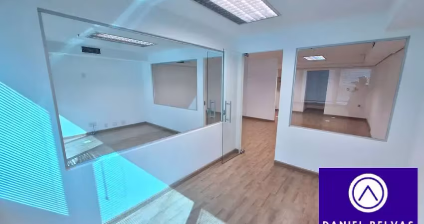 Sala comercial com divisórias para locação em alphaville