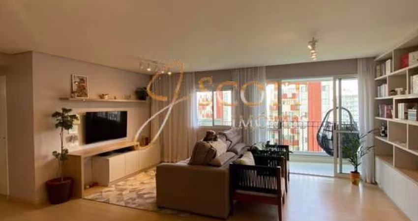 Apartamento Reformado com 2 Dormitórios sendo 1 suíte  a Venda - Jardim Marajoara