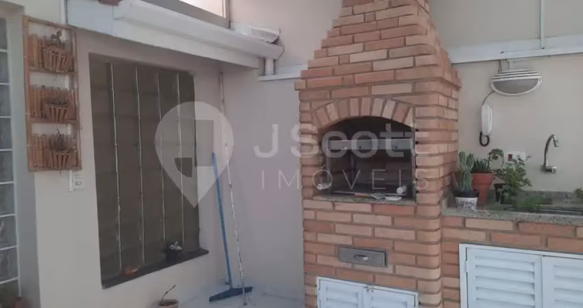 Sobrado a venda em rua tranquila no bairro de interlagos
