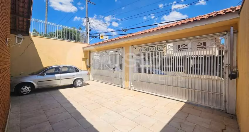 Excelente casa térrea com vaga para 4 carros, 4 dormitórios sendo 2 suítes a venda.