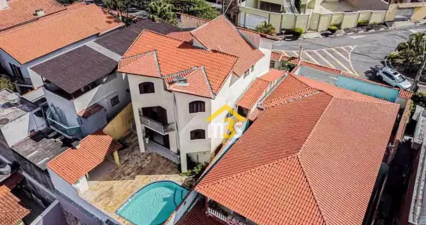 Casa à venda com 4 quartos e 2 suítes, 354m² e 6 vagas, por R$ 1.595.000,00 – City Bussocaba - Osasco/SP