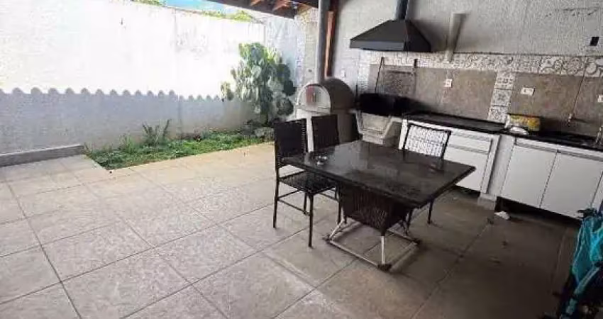Casa para aluguel, 2 quartos, 1 suíte, 1 vaga, Tabaú - Pindamonhangaba/SP