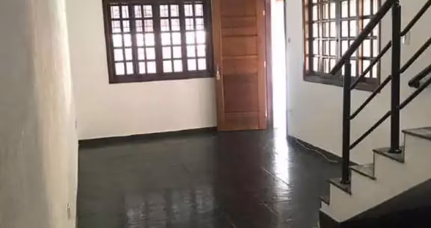 Casa para aluguel, 3 quartos, 2 vagas, Vila Bourghese - Pindamonhangaba/SP