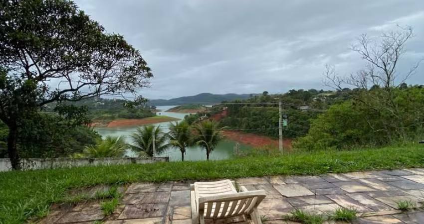 Chácara em  Condomínio com vista ampla para a represa.