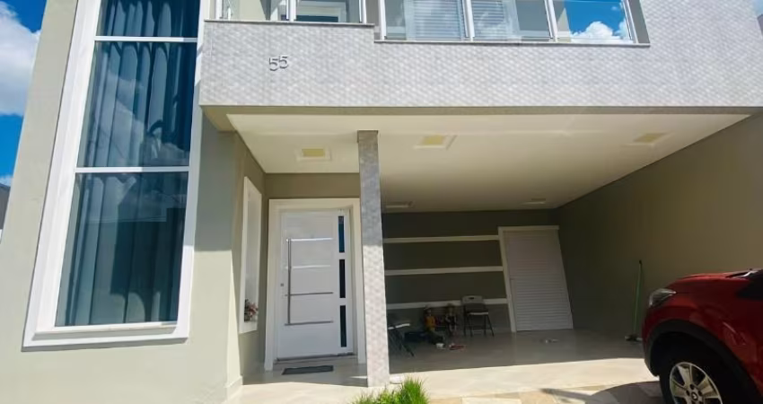Lindo sobrado no condomínio de alto padrão Golden Park.