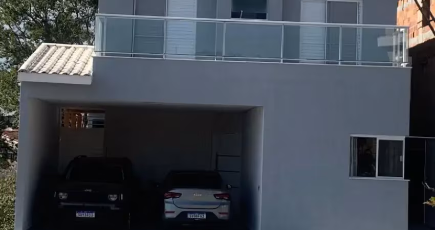 Lindo sobrado com planejados e localização previlegiada.