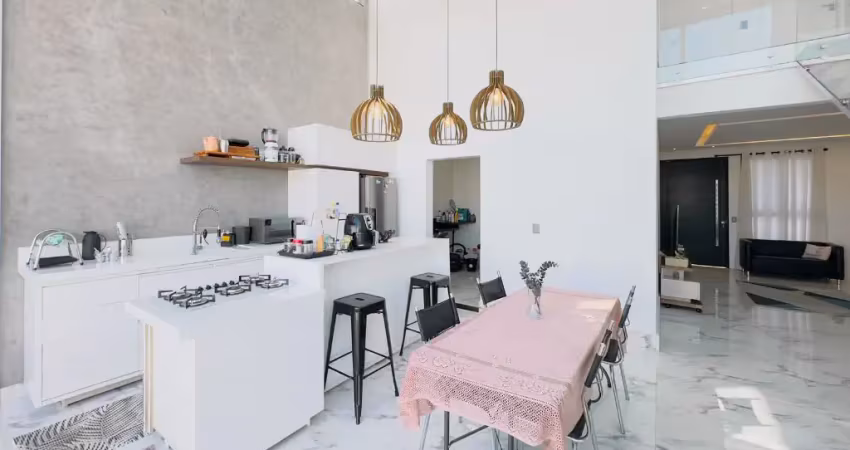 Sobrado à venda no vivva residencial club  imóvel com 180m² de área construída em um terreno de 250m², o imóvel conta com pé direito duplo, ambientes integrados e acabamentos de alto padrão.