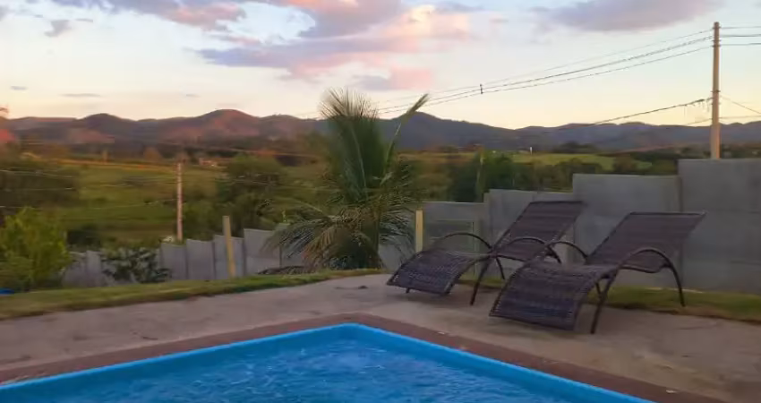 Vende-se chácara com casa em caçapava, no bairro borda da mata, ótima oportunidade.