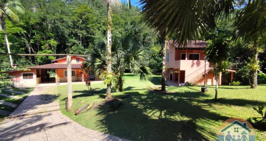 EXCELENTE OPORTUNIDADE DE CHÁCARA COM 6892 M² SITUADA NO BAIRRO ALTO DO GETUBA EM CARAGUATATUBA!