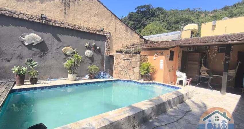 EXCELENTE IMÓVEL COM PISCINA LOCALIZADO NO BAIRRO SUMARÉ EM CARAGUATATUBA-SP!