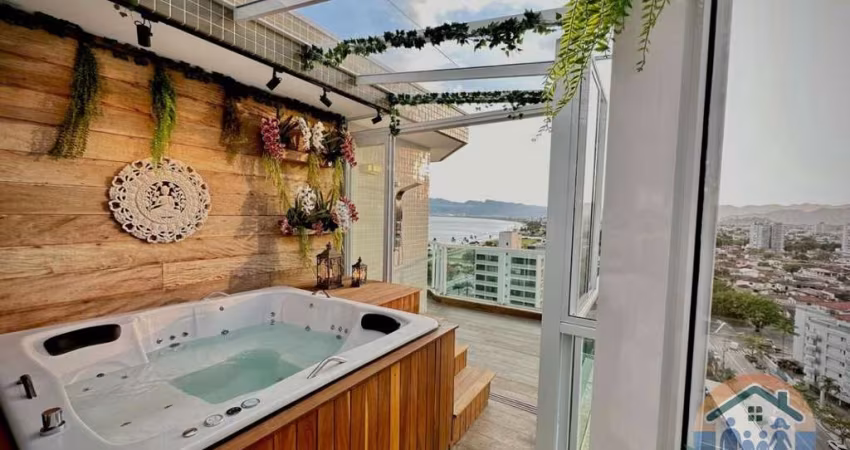 MARAVILHOSA COBERTURA DUPLEX COM VISTA MAR LOCALIZADA NO CENTRO DE CARAGUATATUBA-SP!