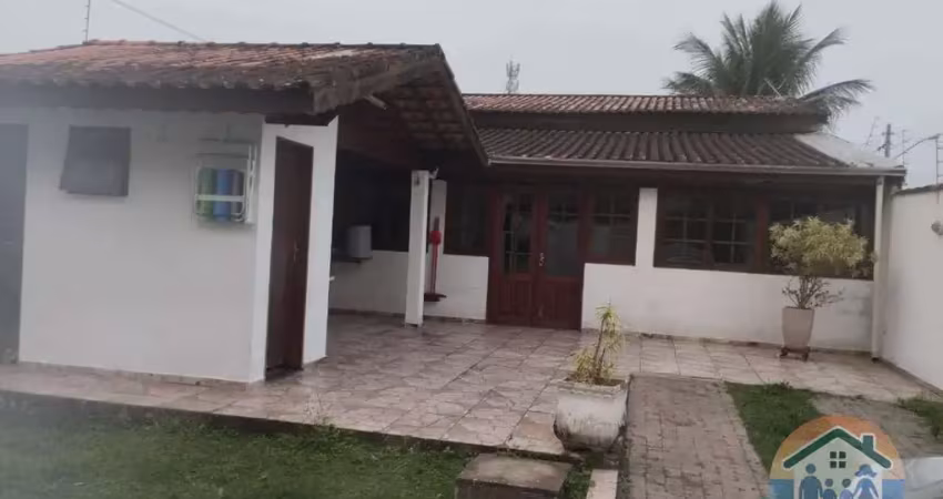 Excelente oportunidade de imóvel localizado há 200 metros da praia no bairro massaguaçu em caraguatatuba!