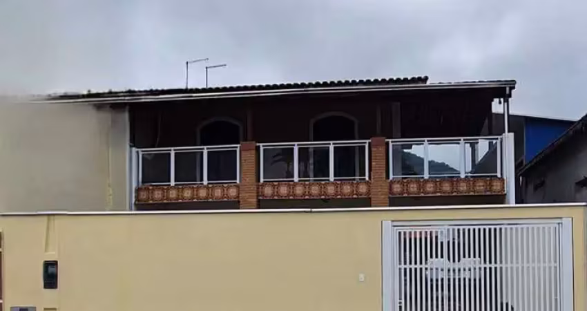 Incrível sobrado á venda localizado no centro de caraguatatuba-sp!