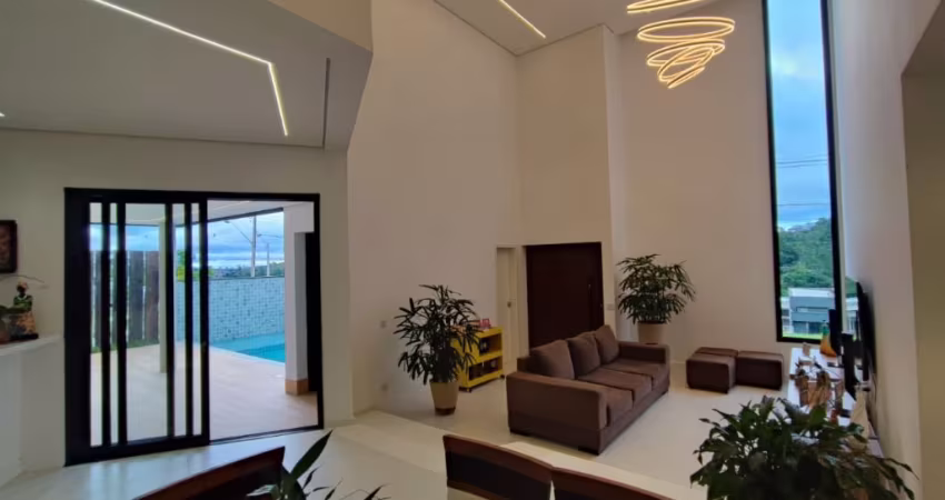 DESCUBRA A OPORTUNIDADE DE VIVER EM UMA CASA ESPETACULAR EM CONDOMÍNIO FECHADO !!