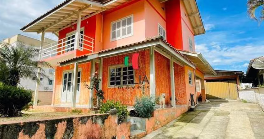 Casa à venda no bairro Rio Branco - Brusque/SC