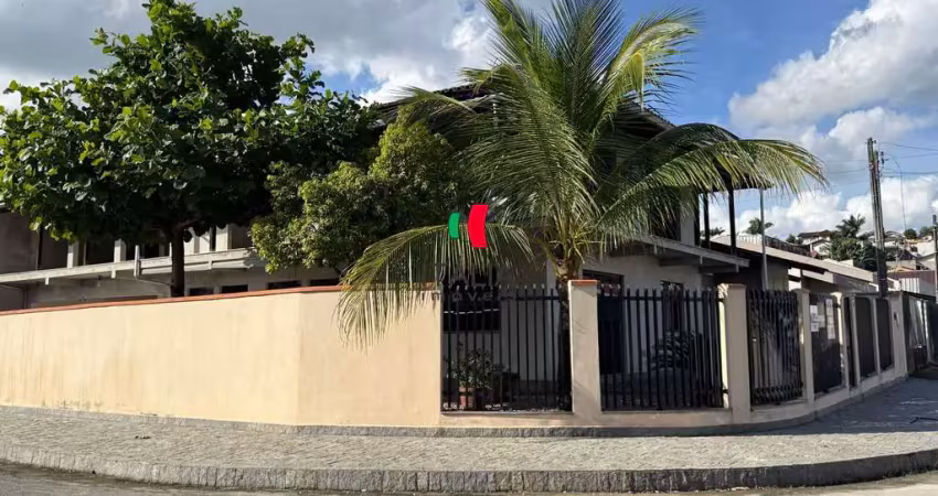 Casa com 3 quartos à venda na Rua B, Limoeiro, Brusque