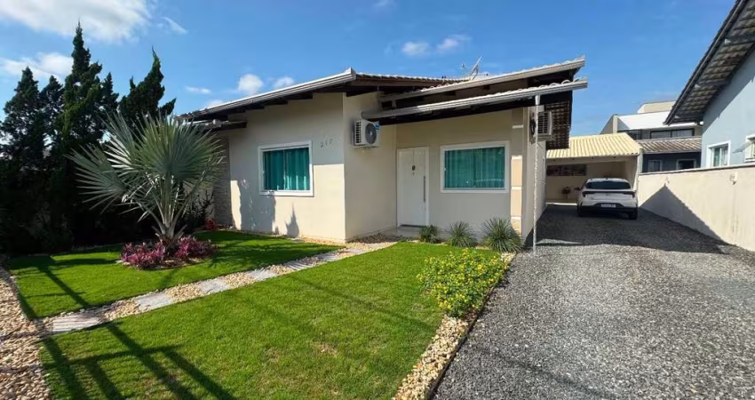 CASA PLANA COM PISCINA