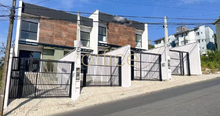 Sobrado de 3 Quartos com Suíte e Vaga de Garagem no Bairro Floresta, Joinville-SC! Venha Conferir!